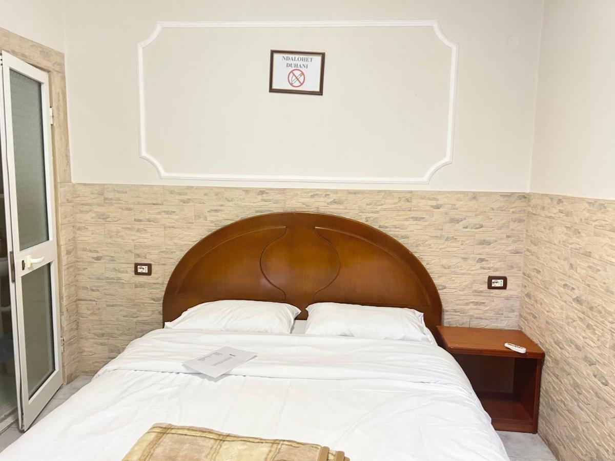 Tirana Inn Hotel Pokoj fotografie
